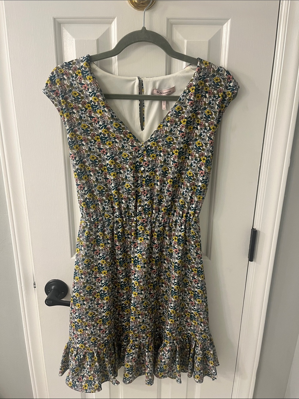 BCBGeneration Multicolor Floral V-Neck Cap Sleeve Dress